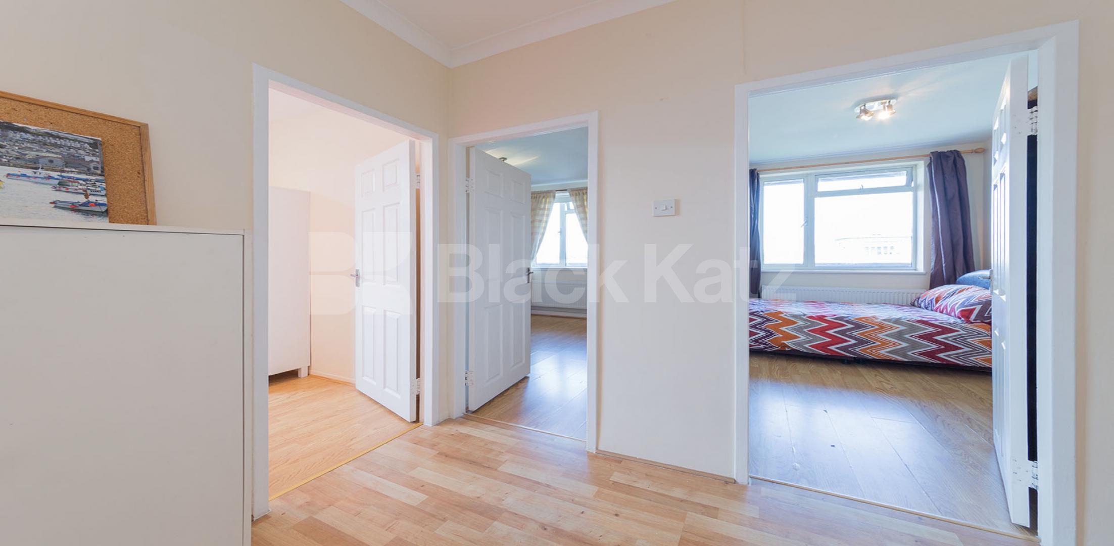 			NEW INSTRUCTION!, 3 Bedroom, 1 bath, 1 reception Apartment			 Collier Street, KINGS CROSS / ISLINGTON